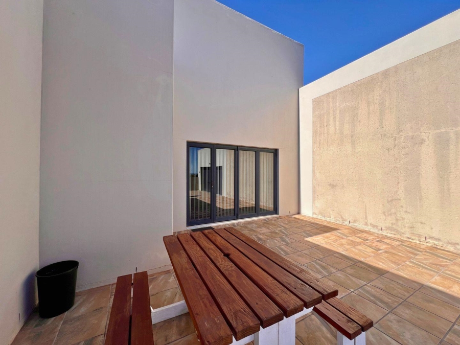 5 Bedroom Property for Sale in Myburgh Park Western Cape
